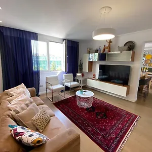 cozy-stylish-apartment.hotels-in-tirana.com/
